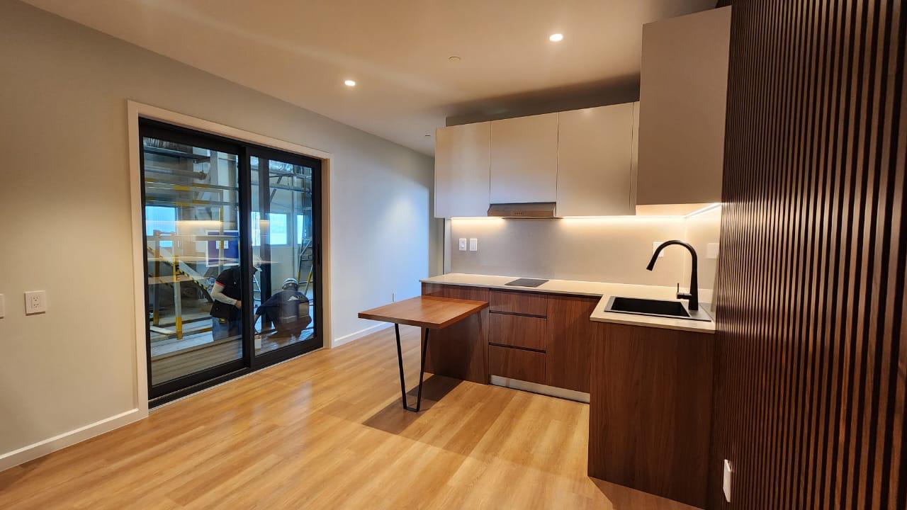 Kitchen & Living